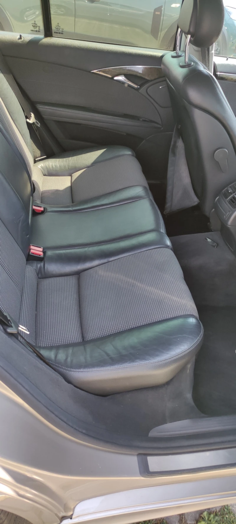 Mercedes-Benz E 240, снимка 9 - Автомобили и джипове - 52448434