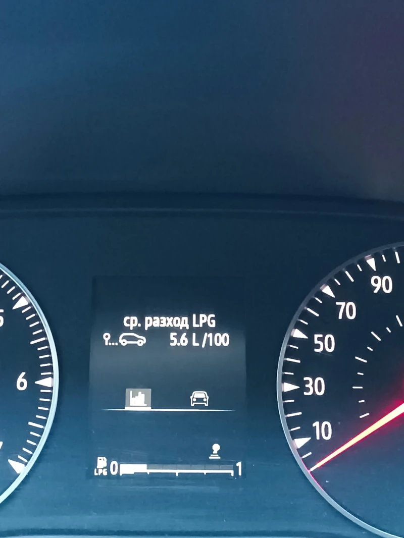 Dacia Logan, снимка 9 - Автомобили и джипове - 52187458