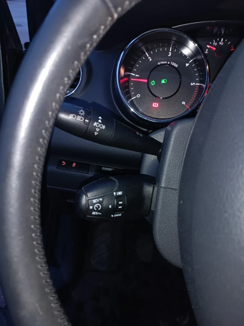 Peugeot 3008 1, 6 HDi, 115к.с., ПЕРФЕКТНО, ЛИЗИНГ , снимка 13 - Автомобили и джипове - 53001996