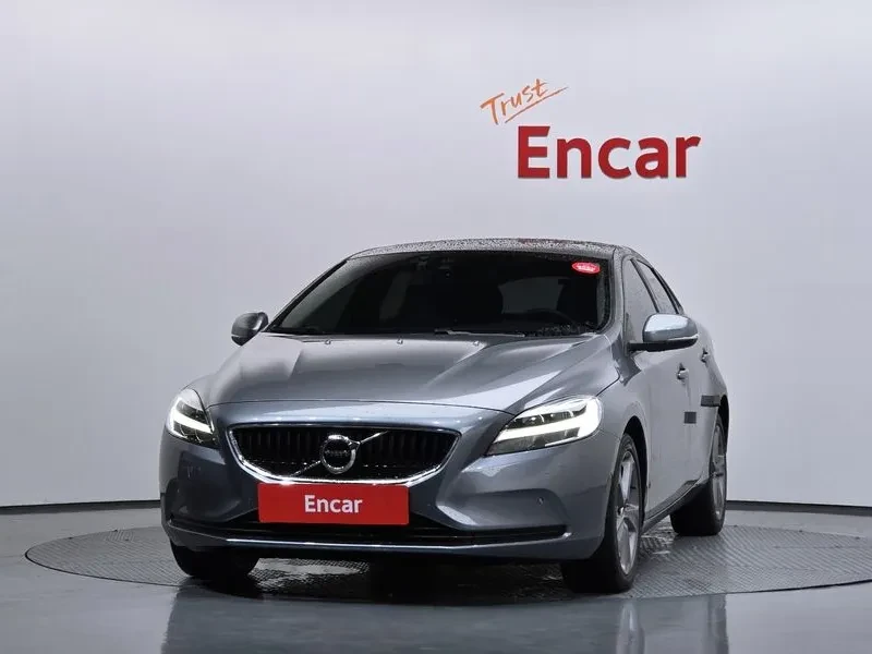 Volvo V40 2ND GENERATION, снимка 3 - Автомобили и джипове - 54930079
