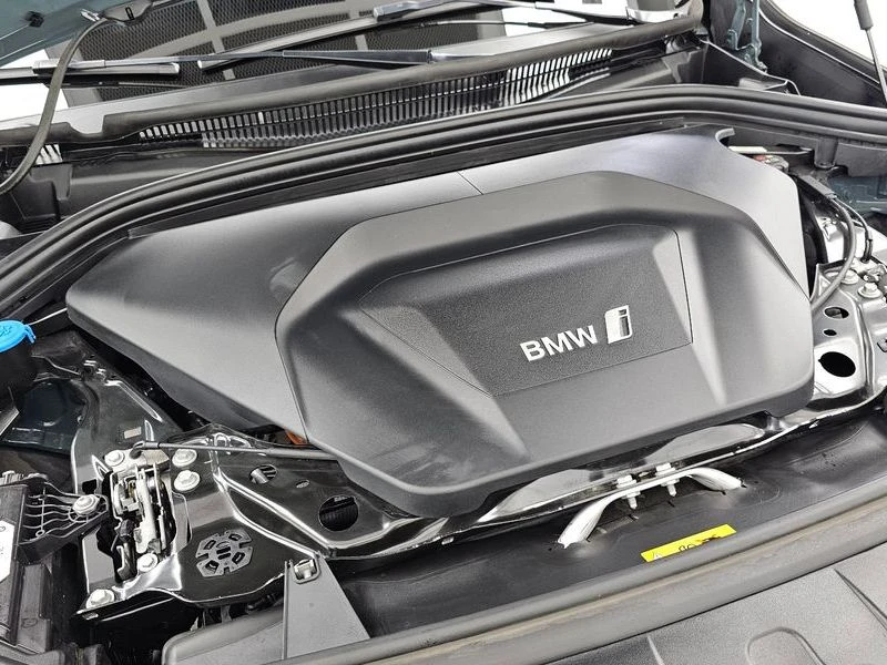 BMW iX1 xDrive30/M-Sport/HarmanKardon, снимка 6 - Автомобили и джипове - 55873888