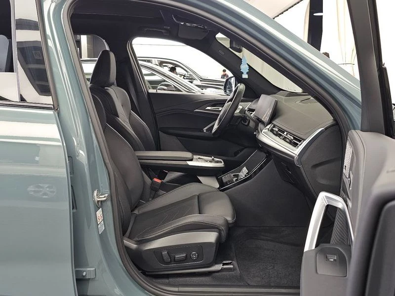BMW iX1 xDrive30/M-Sport/HarmanKardon, снимка 11 - Автомобили и джипове - 55873888