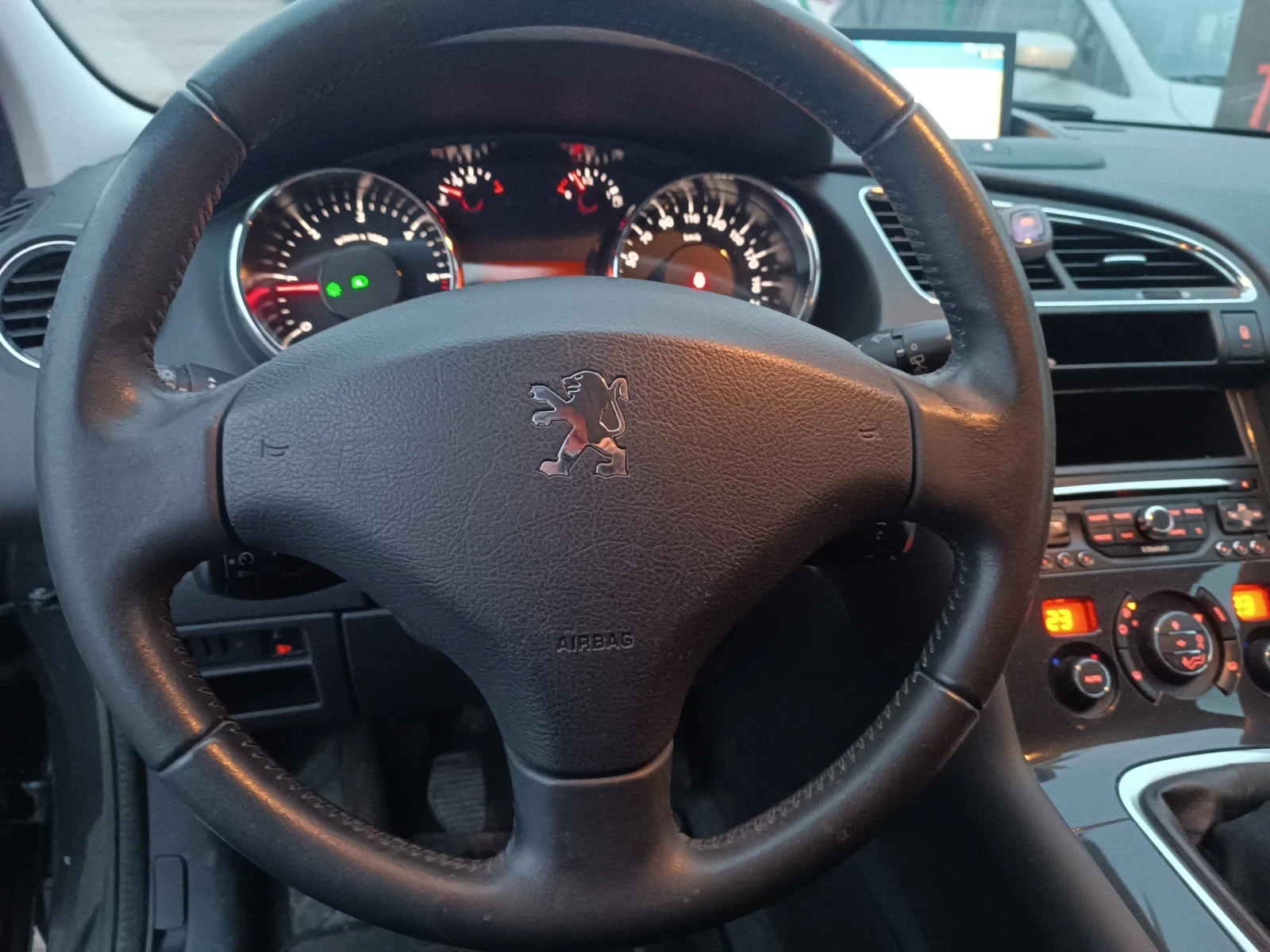 Peugeot 3008 1, 6 HDi, 115к.с., ПЕРФЕКТНО, ЛИЗИНГ  - изображение 8