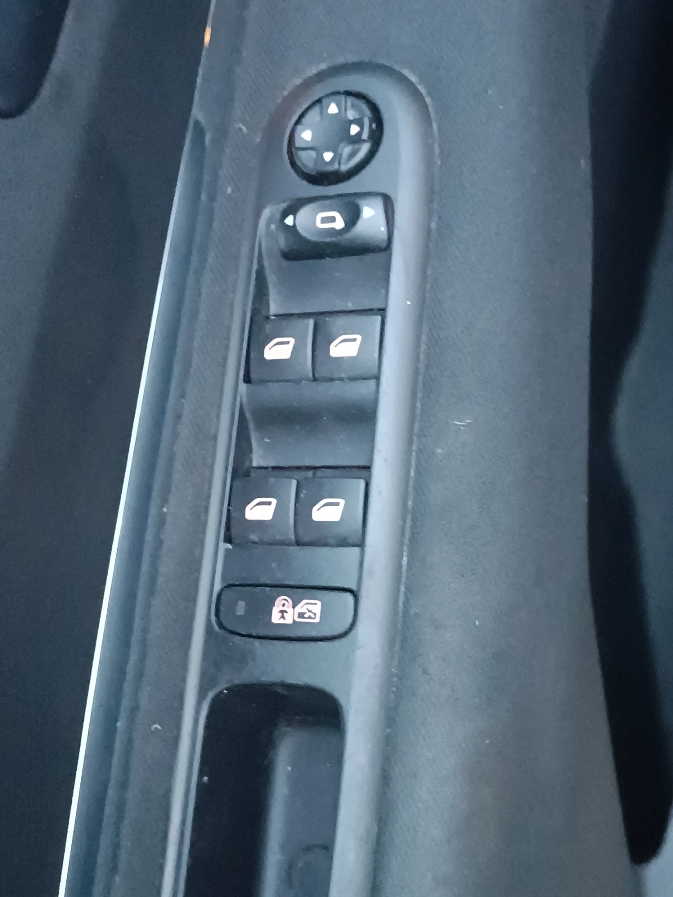 Peugeot 3008 1, 6 HDi, 115к.с., ПЕРФЕКТНО, ЛИЗИНГ  - изображение 10