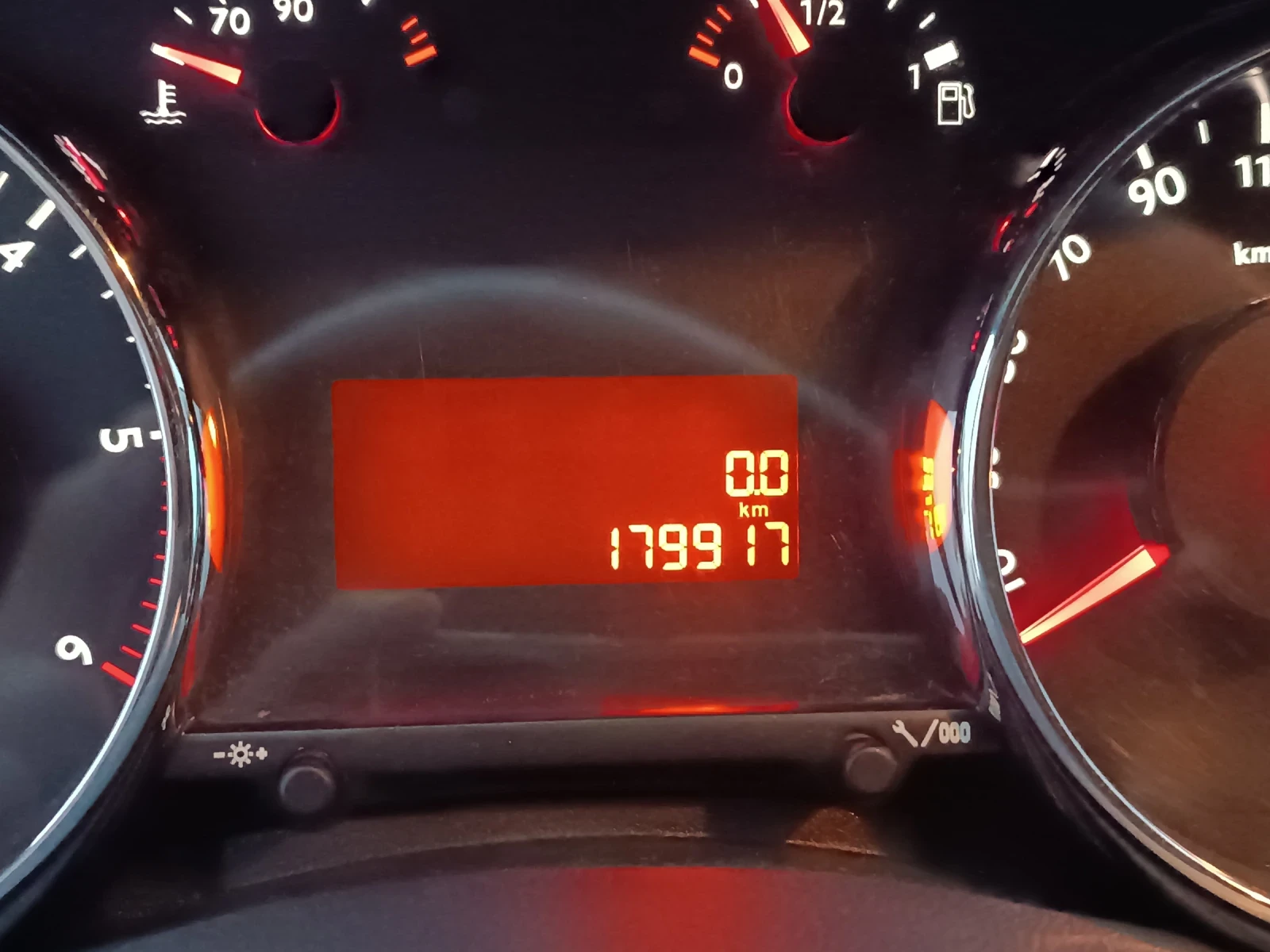 Peugeot 3008 1, 6 HDi, 115к.с., ПЕРФЕКТНО, ЛИЗИНГ  - изображение 9