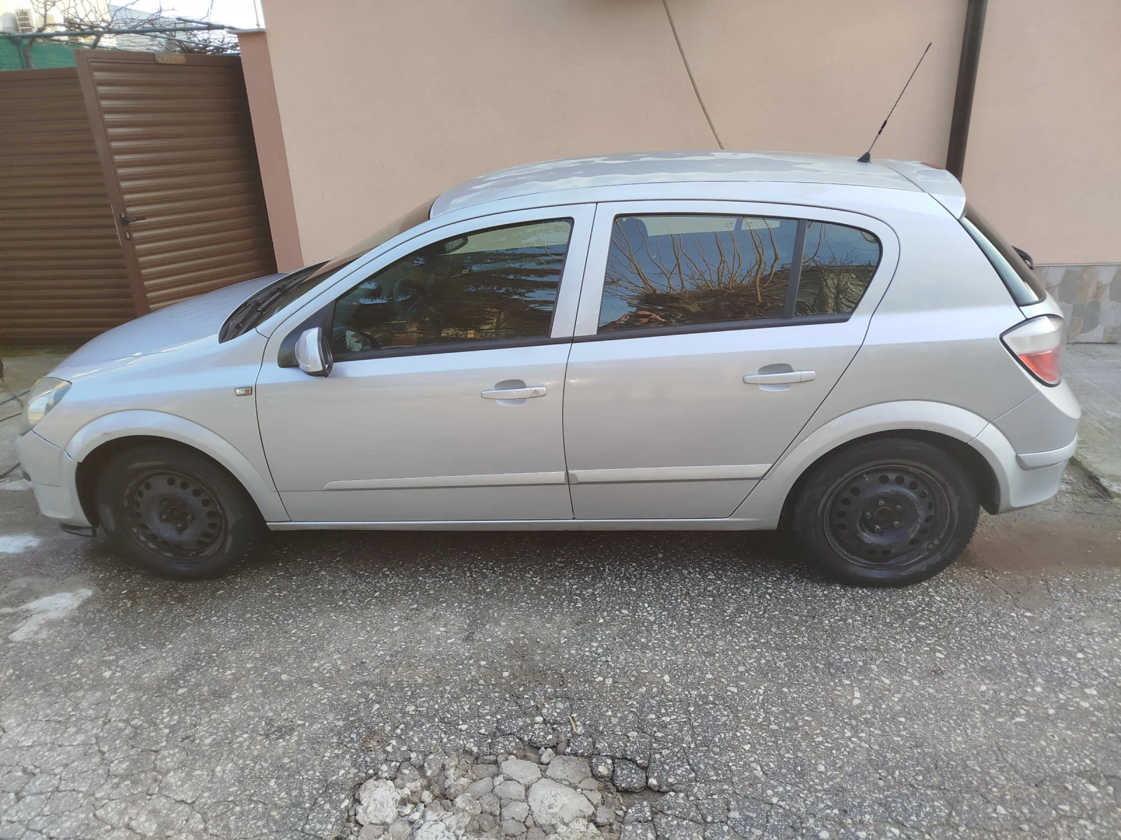 Opel Astra, снимка 2 - Автомобили и джипове - 53705573