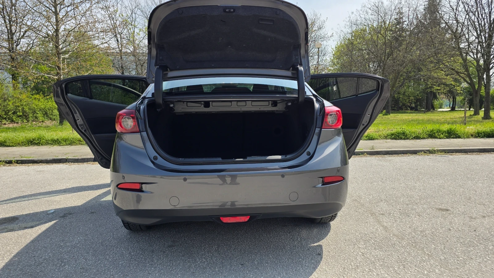 Mazda 3 Revolution , снимка 4 - Автомобили и джипове - 54184177