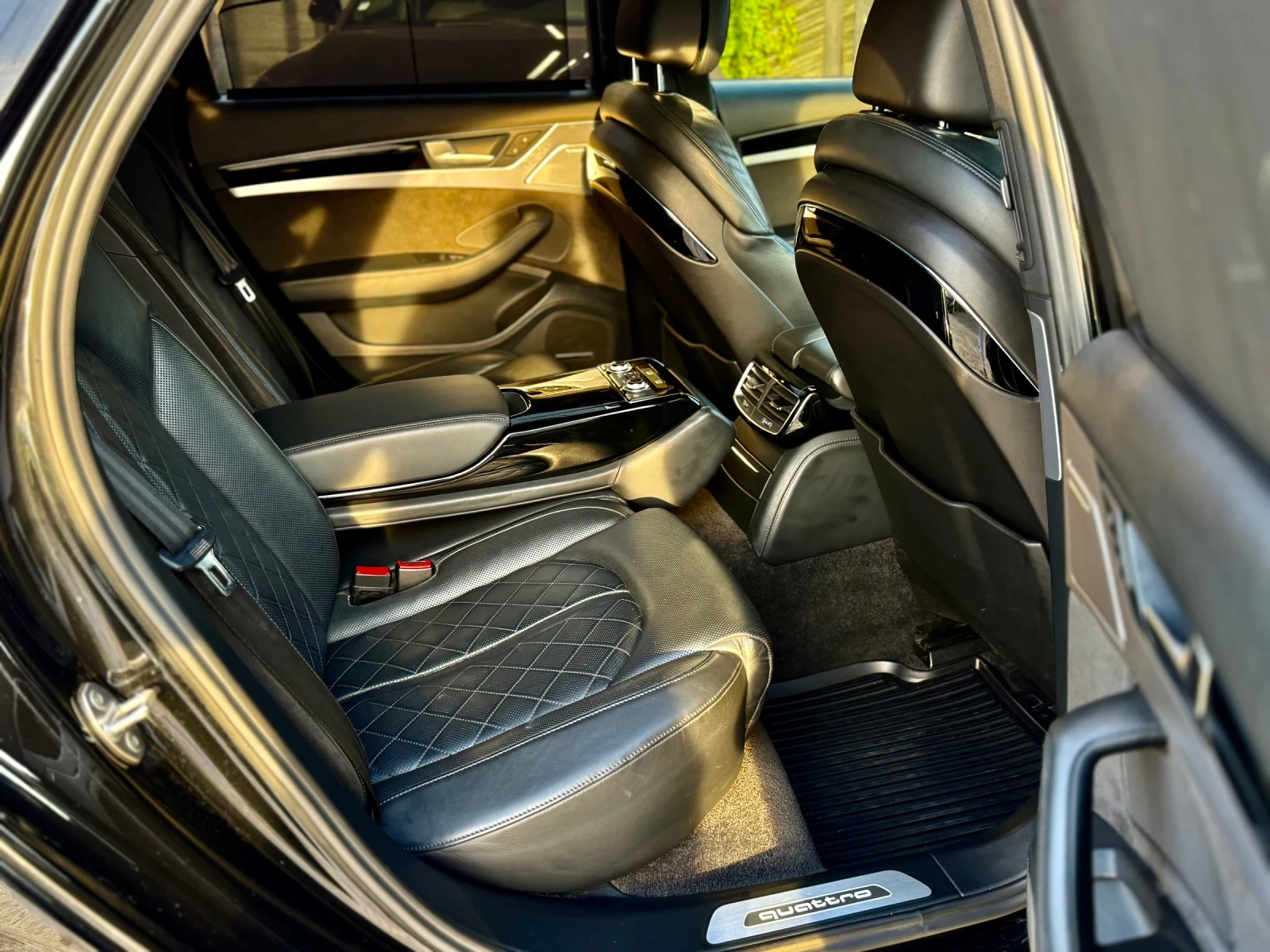 Audi A8 S8* 3.0TDI* Подгрев* Обдухване* Масаж* Distronic* , снимка 10 - Автомобили и джипове - 54955068