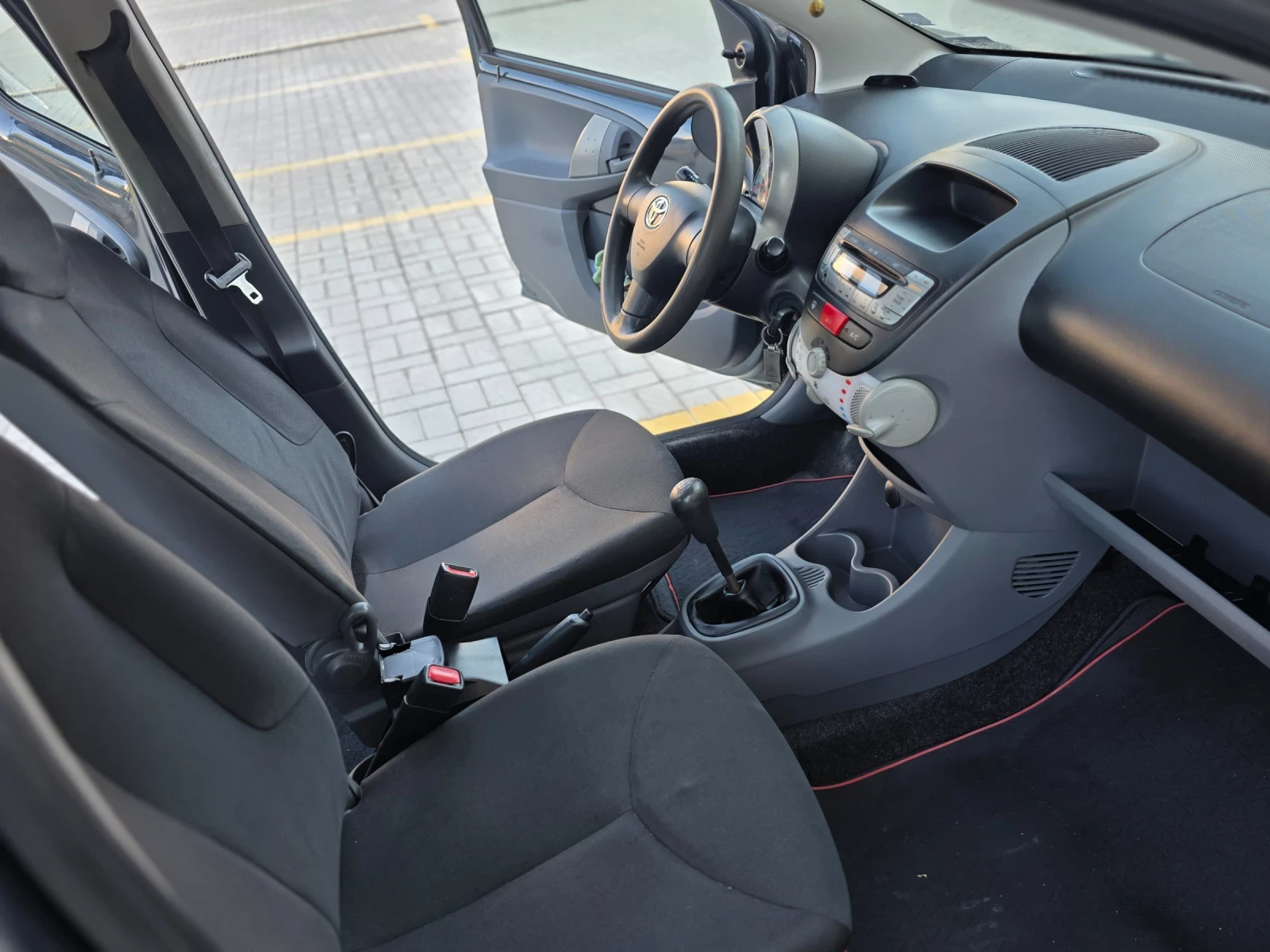 Toyota Aygo 1.1 65 ����  | Mobile.bg � ����������� 11