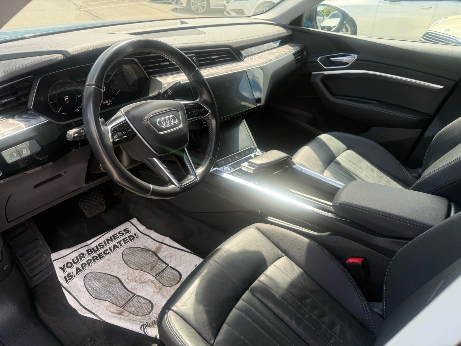 Audi E-Tron Progressiv quattro, снимка 6 - Автомобили и джипове - 56174789