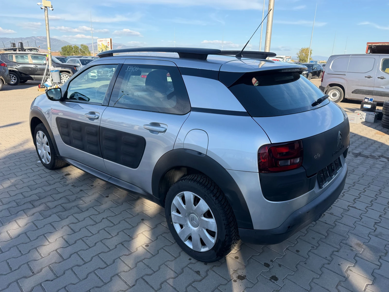 Citroen C4 Cactus 1.2e-Vti AVTOMAT/KAMERA EURO 6, снимка 8 - Автомобили и джипове - 56315809