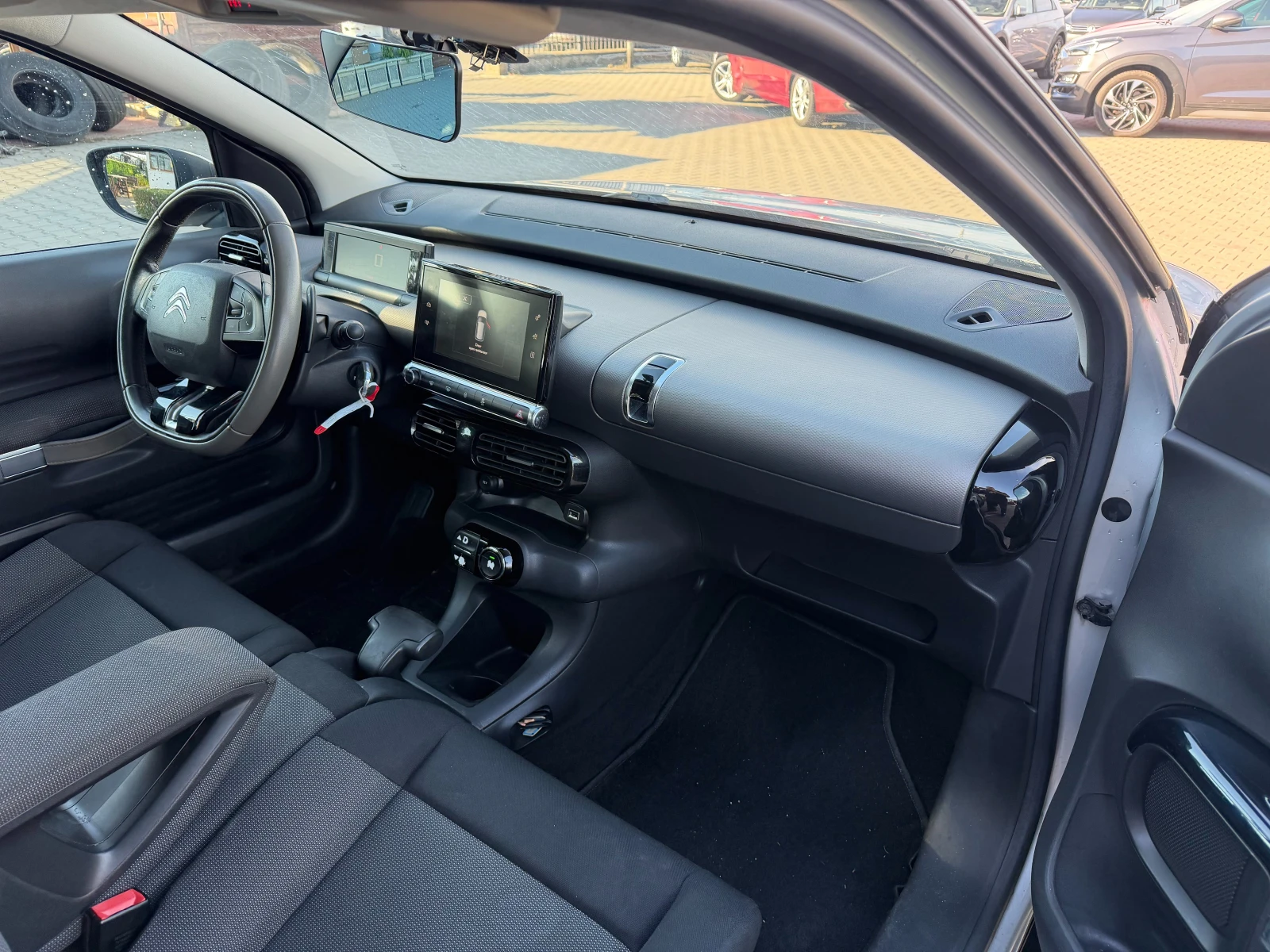 Citroen C4 Cactus 1.2e-Vti AVTOMAT/KAMERA EURO 6, снимка 11 - Автомобили и джипове - 56315809