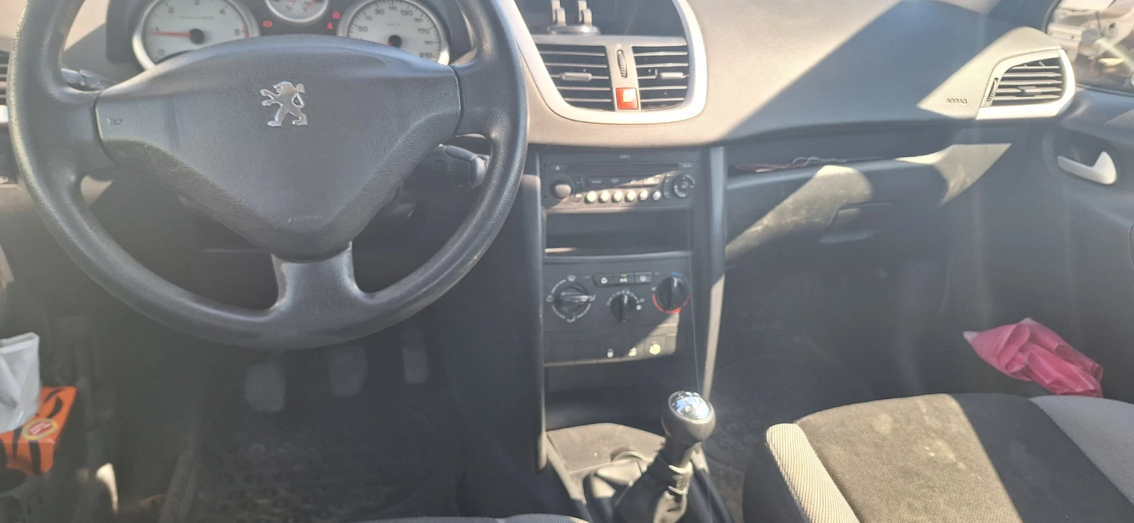 Peugeot 207, снимка 8 - Автомобили и джипове - 56327915