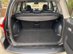 Toyota Rav4 2.2 D-4D* Executive* КАТО НОВА!, снимка 16