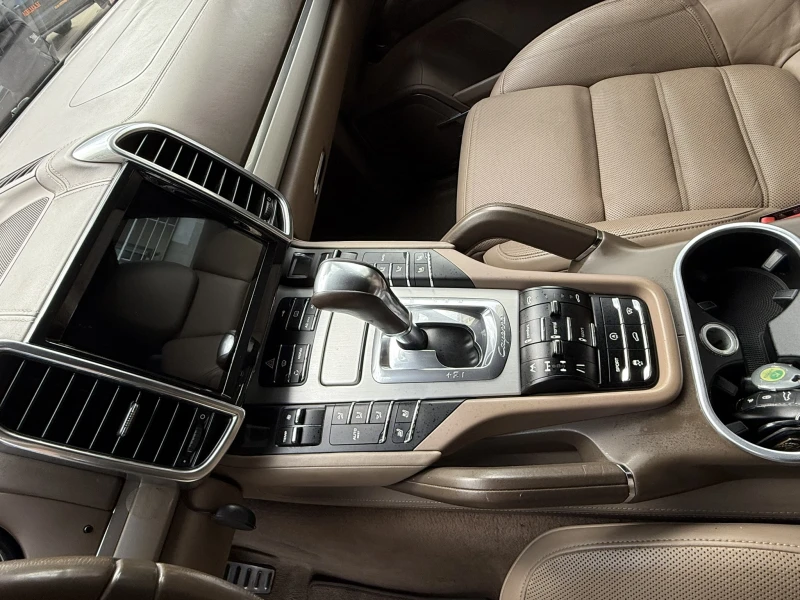 Porsche Cayenne Turbo, снимка 13 - Автомобили и джипове - 52555440