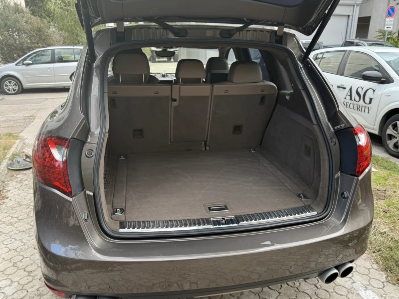 Porsche Cayenne Turbo, снимка 12 - Автомобили и джипове - 52555440