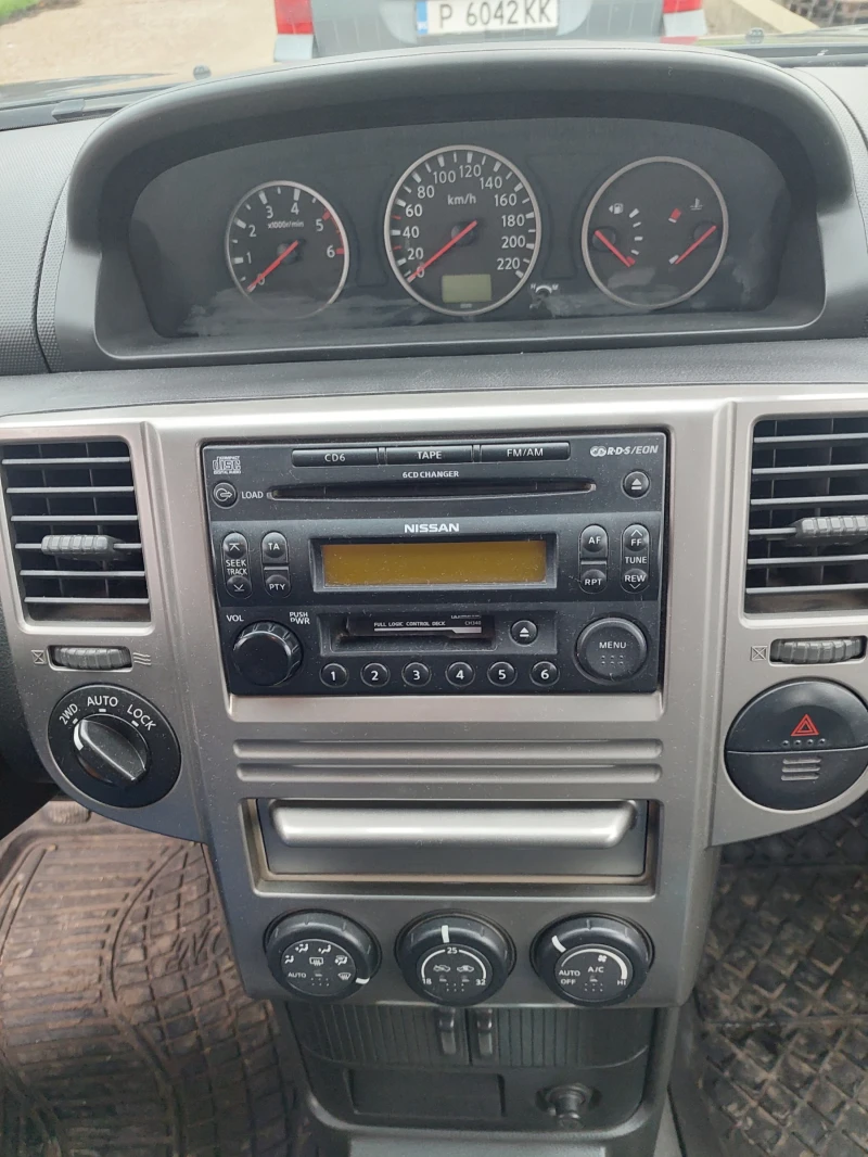 Nissan X-trail 2.2 DCI, снимка 10 - Автомобили и джипове - 52791448
