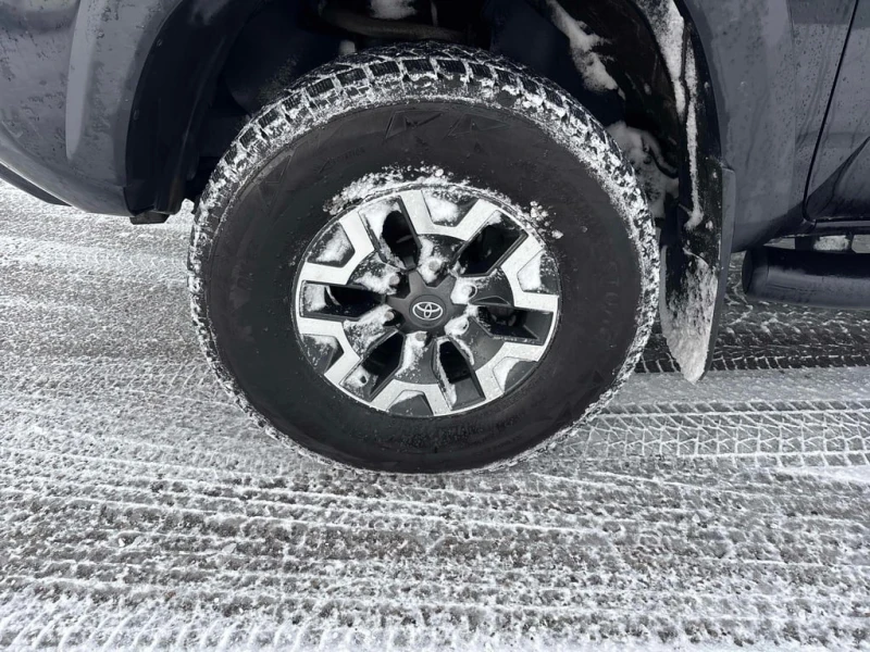 Toyota Tacoma * 4x4 Double Cab SB * CARFAX * БЕЗ ПЪРВОНАЧАЛНА ВН, снимка 7 - Автомобили и джипове - 52940226