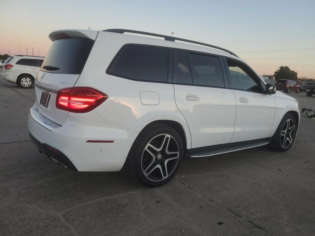 Mercedes-Benz GLS 500 4MATIC   - изображение 3