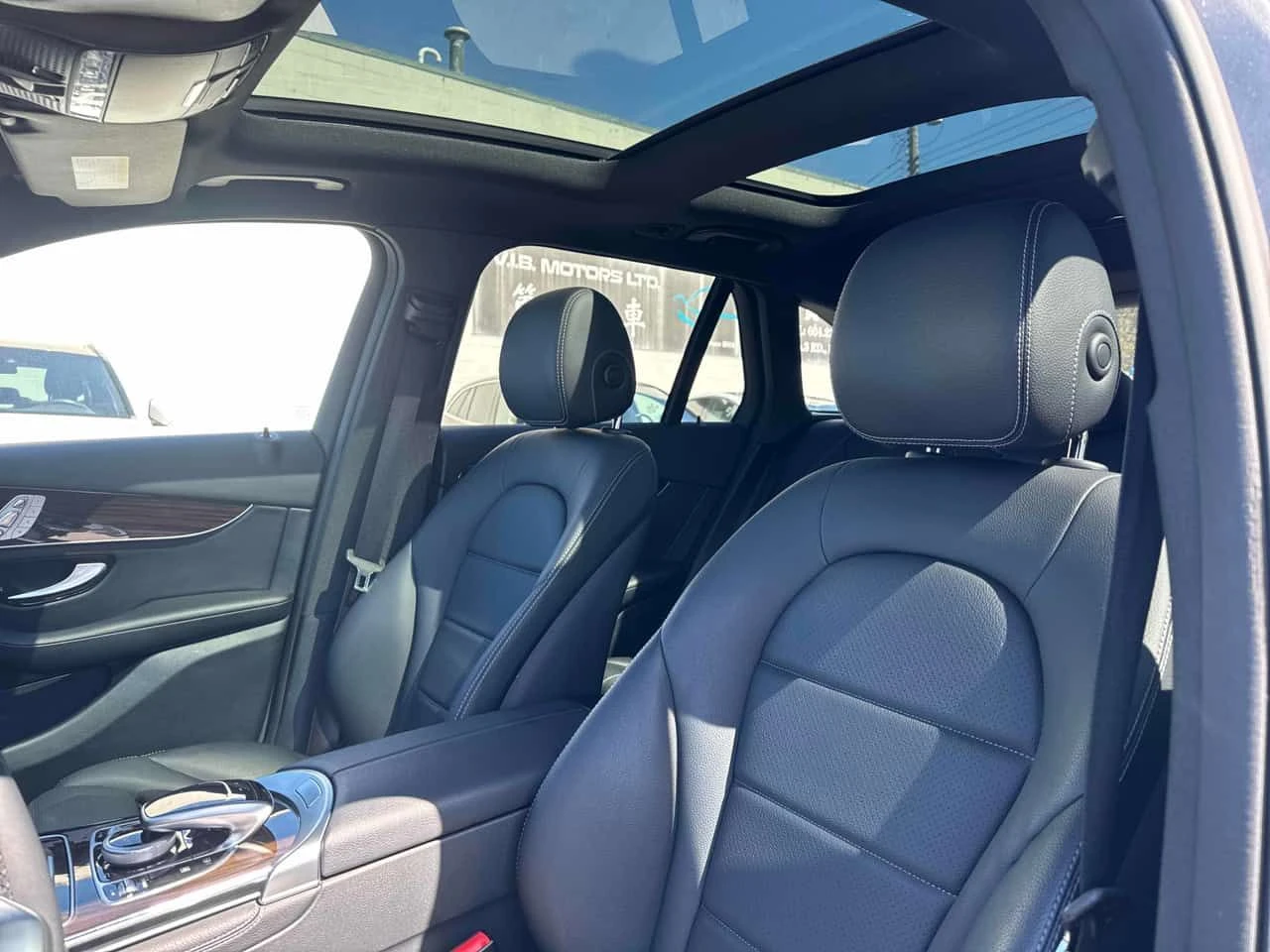 Mercedes-Benz GLC 300 /ПОДГРЕВИ/360 CAM/ПАНОРАМА/ 2 КЛЮЧА, снимка 11 - Автомобили и джипове - 54161908