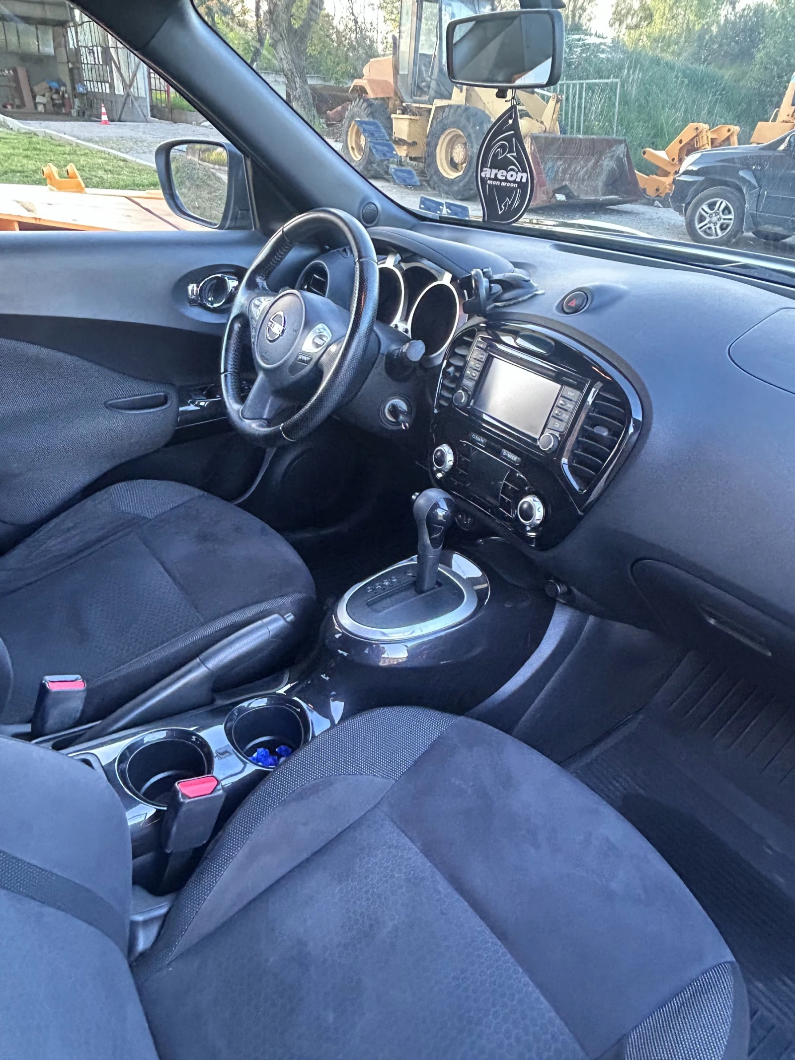 Nissan Juke, снимка 8 - Автомобили и джипове - 54398756