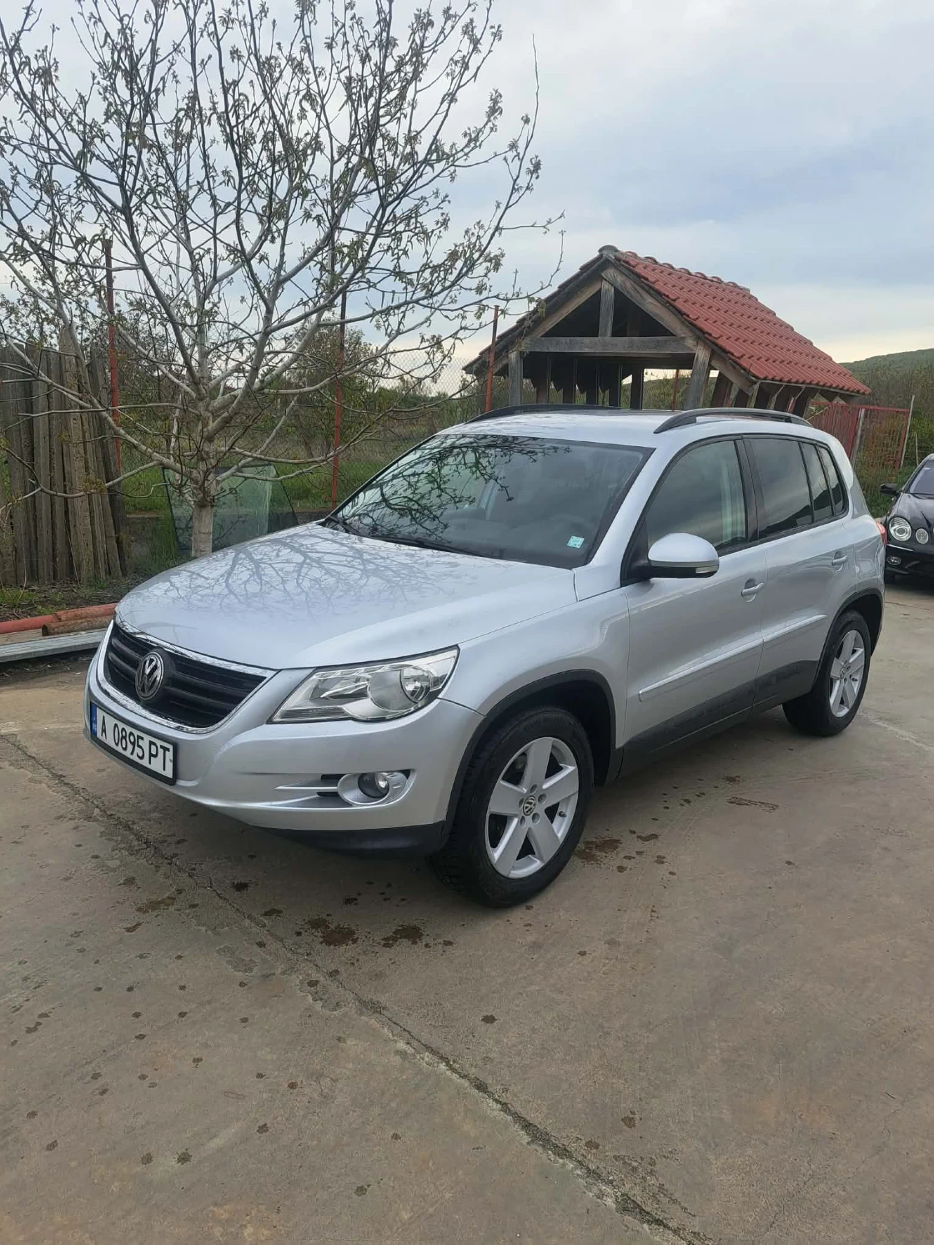 VW Tiguan 2.0 TDI, снимка 2 - Автомобили и джипове - 54445057