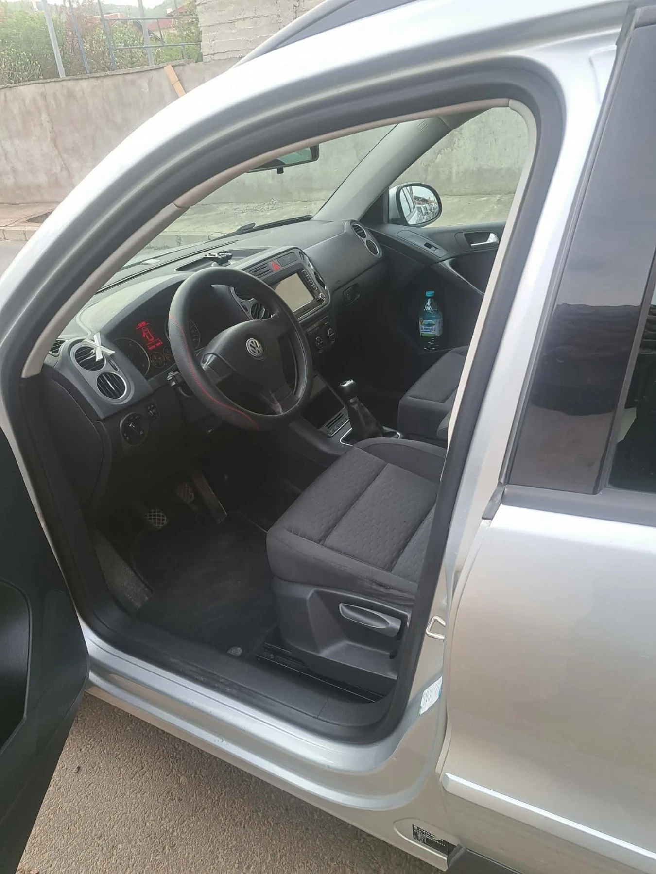 VW Tiguan 2.0 TDI, снимка 4 - Автомобили и джипове - 54445057