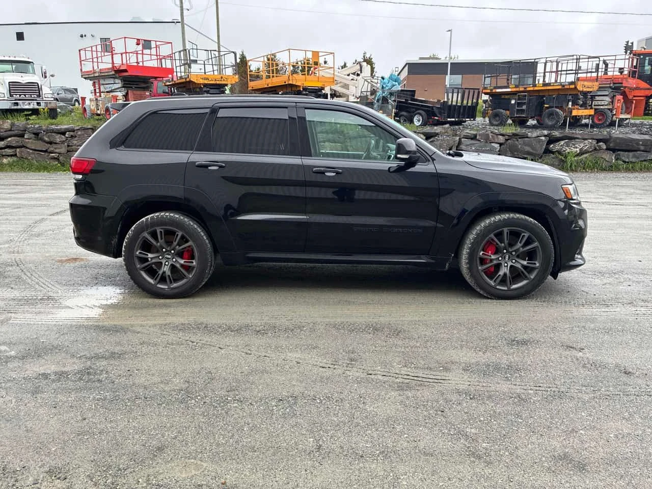 Jeep Grand cherokee * SRT * ДИСТРОНИК* ОБДУХВАНЕ* ПАНОРАМА* АЛКАНТАРА*, снимка 4 - Автомобили и джипове - 54941511