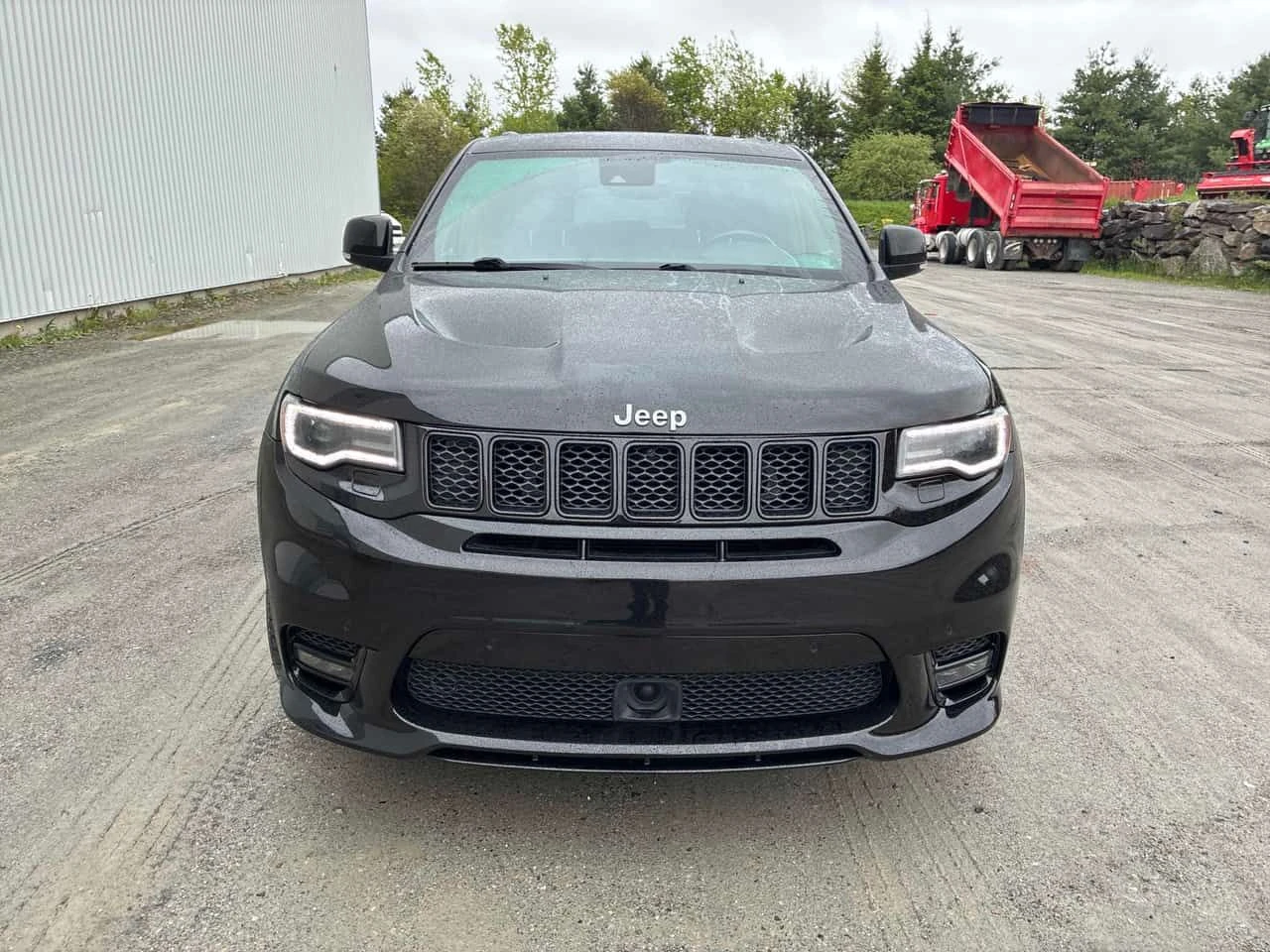 Jeep Grand cherokee * SRT * ДИСТРОНИК* ОБДУХВАНЕ* ПАНОРАМА* АЛКАНТАРА*, снимка 2 - Автомобили и джипове - 54941511