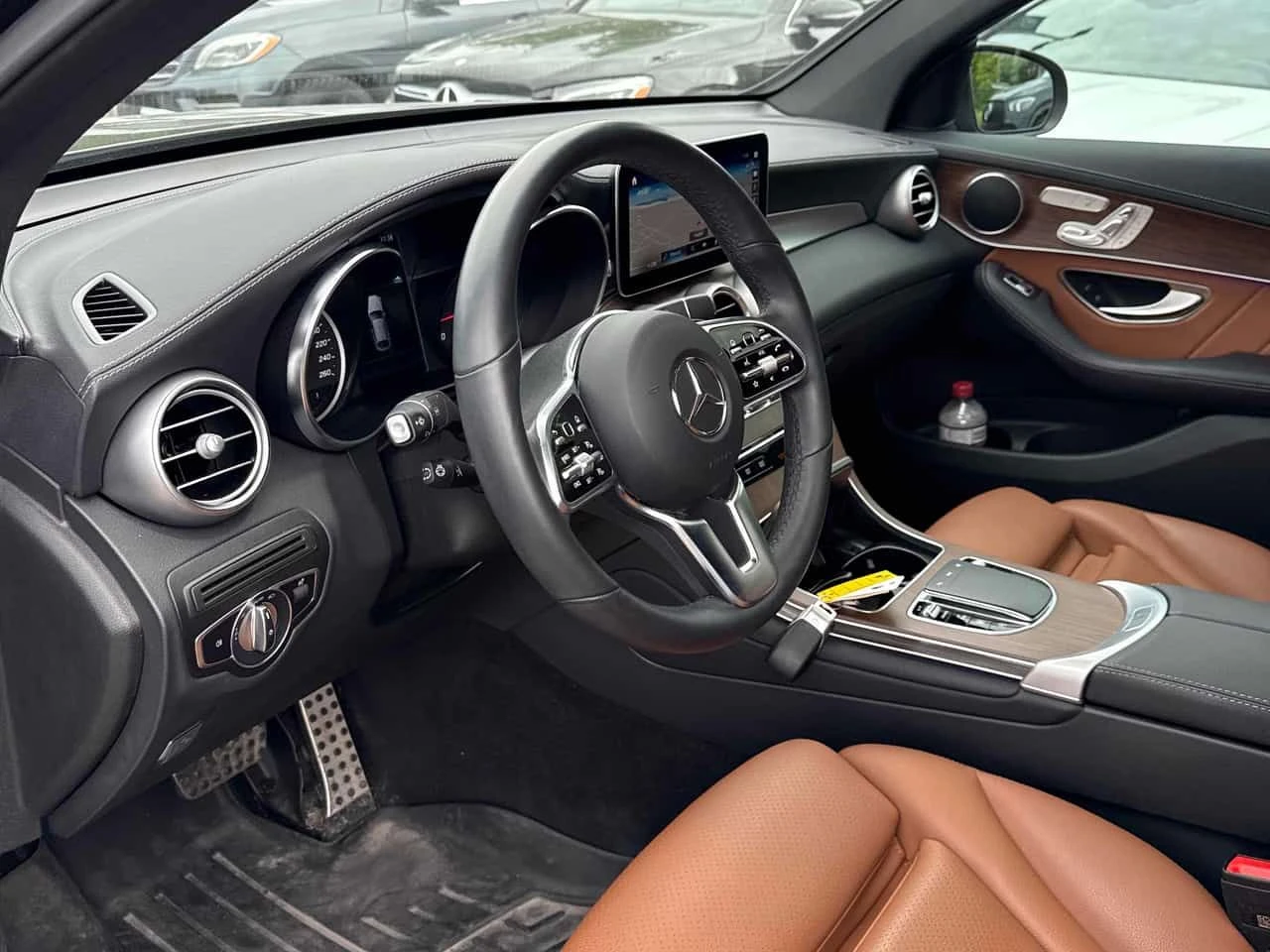 Mercedes-Benz GLC 300 * CARFAX * ОТ ПРЕДСТАВИТЕЛСТВО * , снимка 5 - Автомобили и джипове - 55002544