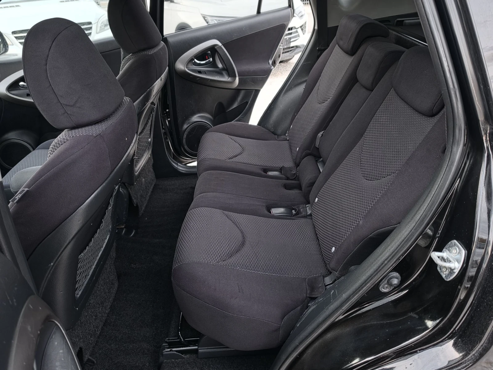 Toyota Rav4 2.2, снимка 14 - Автомобили и джипове - 56583634