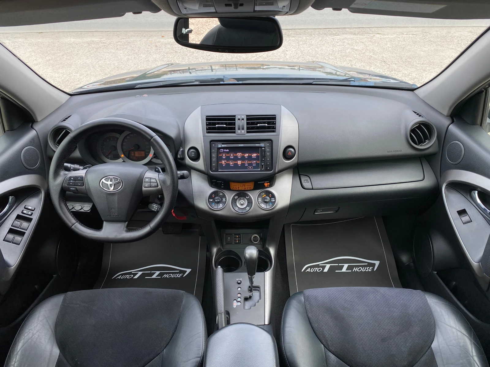 Toyota Rav4 2.2 D-4D* Executive* КАТО НОВА!, снимка 9 - Автомобили и джипове - 56658102