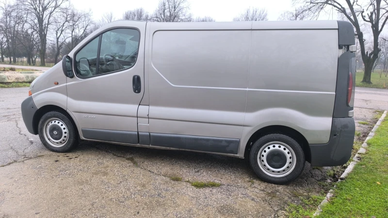 Renault Trafic Катафалка, снимка 3 - Бусове и автобуси - 53586657