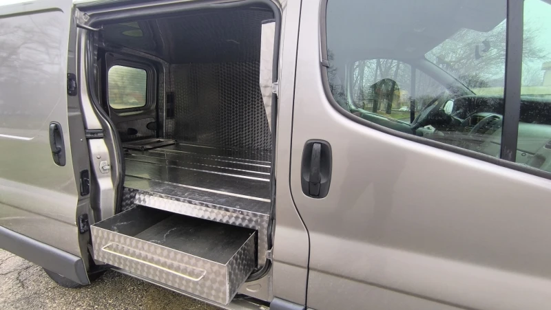 Renault Trafic Катафалка, снимка 7 - Бусове и автобуси - 53586657