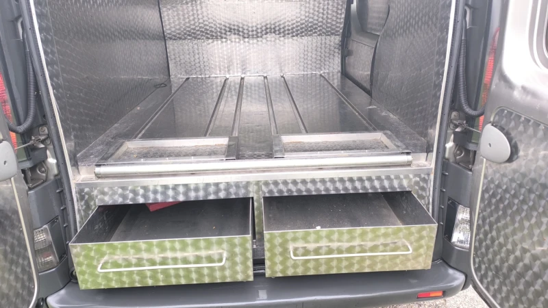 Renault Trafic Катафалка, снимка 11 - Бусове и автобуси - 53586657