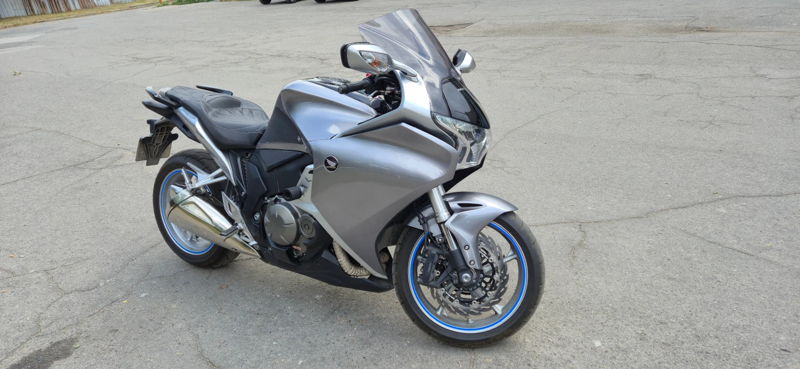 Honda Vfr 1200F 37000km. - изображение 2