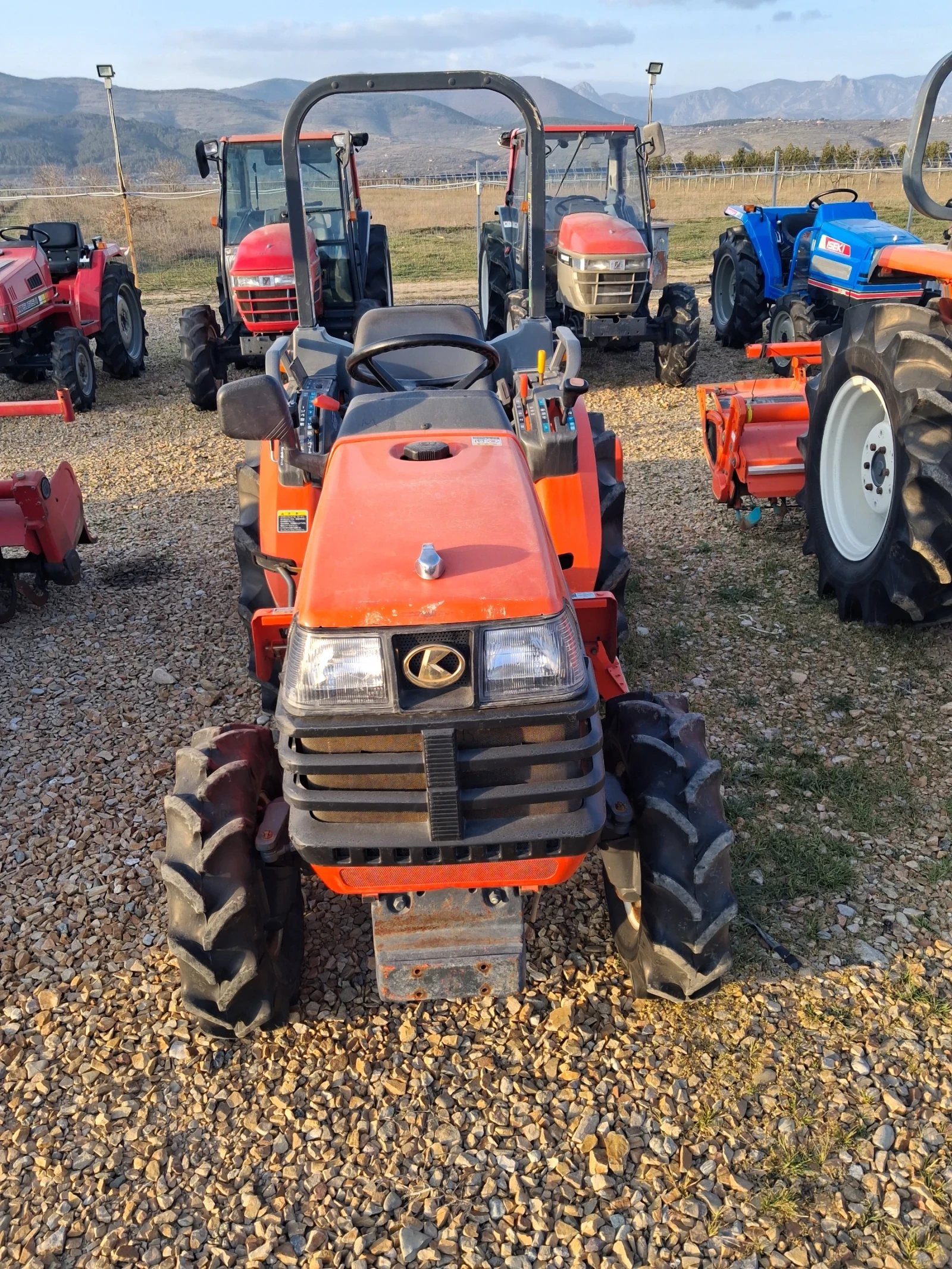 Трактор Kubota Скайтрак , снимка 2 - Селскостопанска техника - 53877819