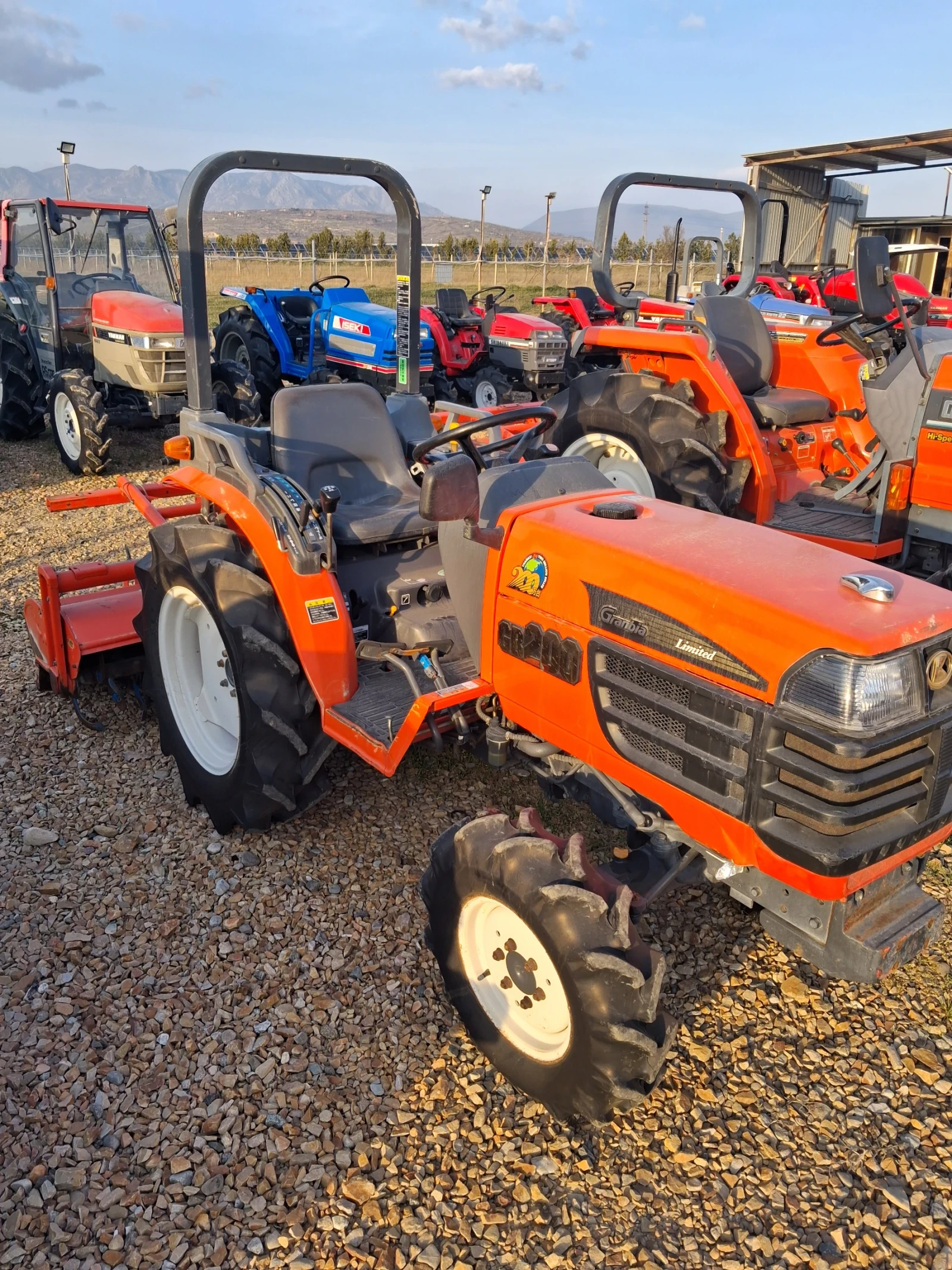 Трактор Kubota Скайтрак , снимка 3 - Селскостопанска техника - 53877819