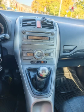 Toyota Auris, снимка 10