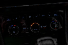 Skoda Superb 2.0TDI/DSG/ParkPilot/4x4/AirCare/Подгрев, снимка 10