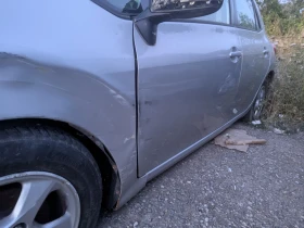 Toyota Auris - 2150 € - 18588531 6