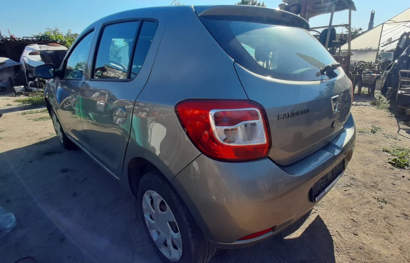 Dacia Sandero 1.5 DCI, снимка 6 - Автомобили и джипове - 47403356