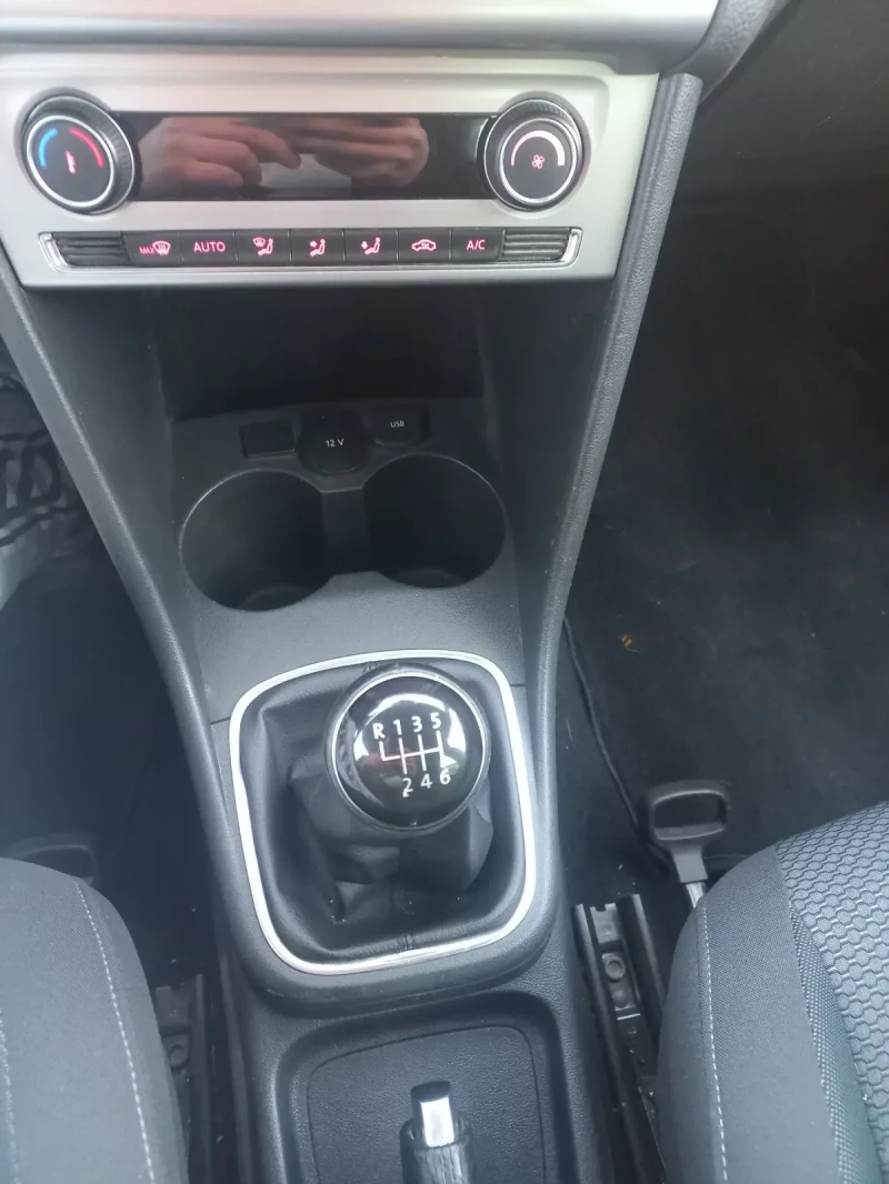 VW Polo 6R, снимка 15 - Автомобили и джипове - 48444996