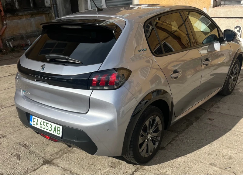 Peugeot 208, снимка 1 - Автомобили и джипове - 49607354