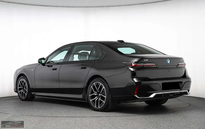 BMW i7 eDrive50/455HP/M-SPORT/PANO/B&W/MEMO/HUD/734g, снимка 4 - Автомобили и джипове - 53283642