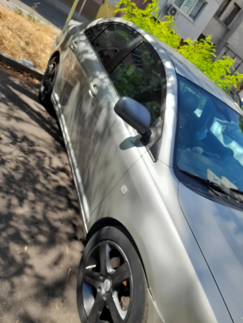 Toyota Avensis, снимка 14 - Автомобили и джипове - 53328410