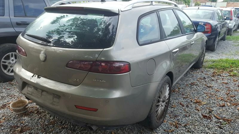 Alfa Romeo 159 sportwagon 2.4JTDm-НА ЧАСТИ, снимка 3 - Автомобили и джипове - 15575664