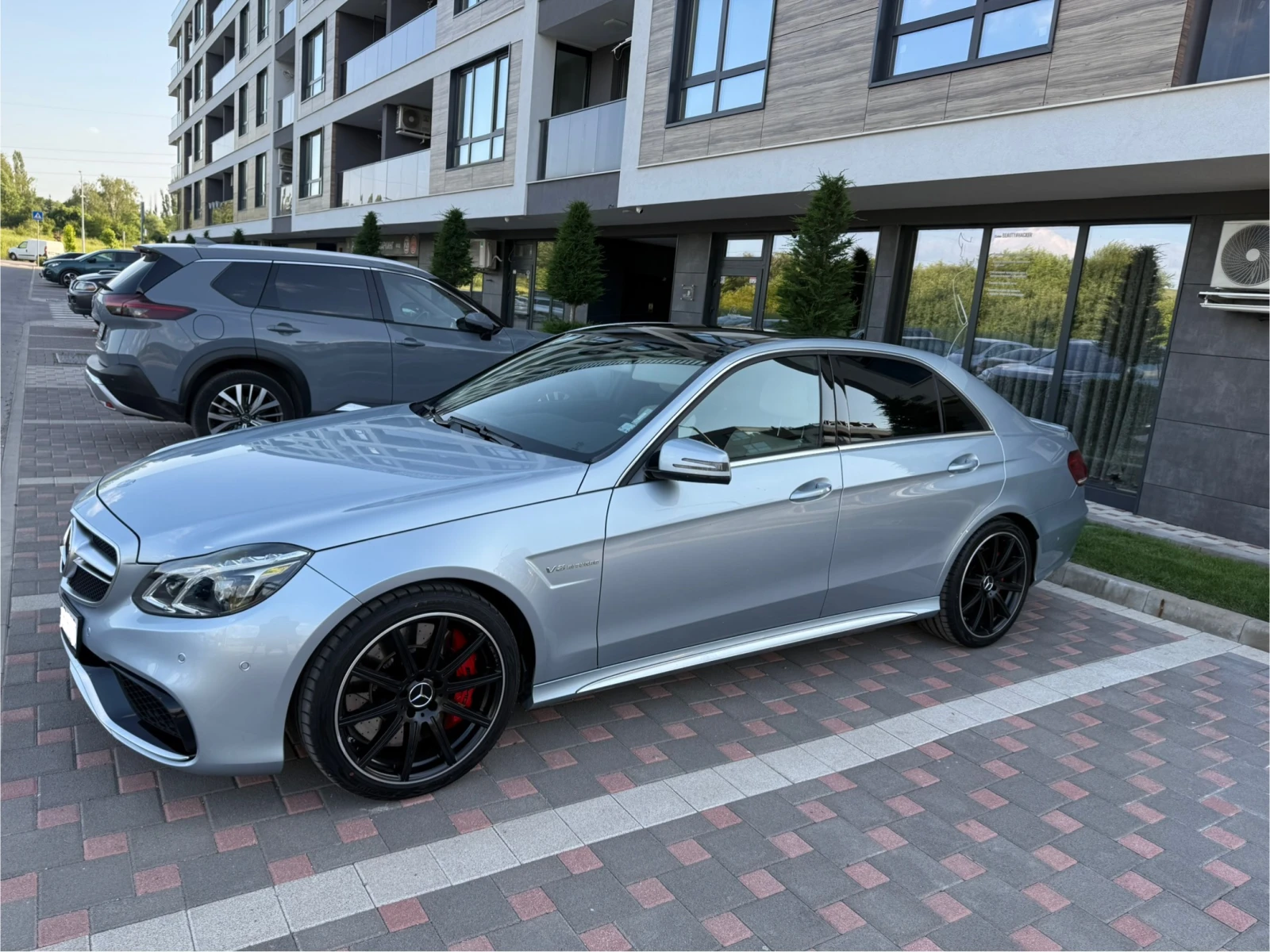 Mercedes-Benz E 63 AMG  - изображение 4