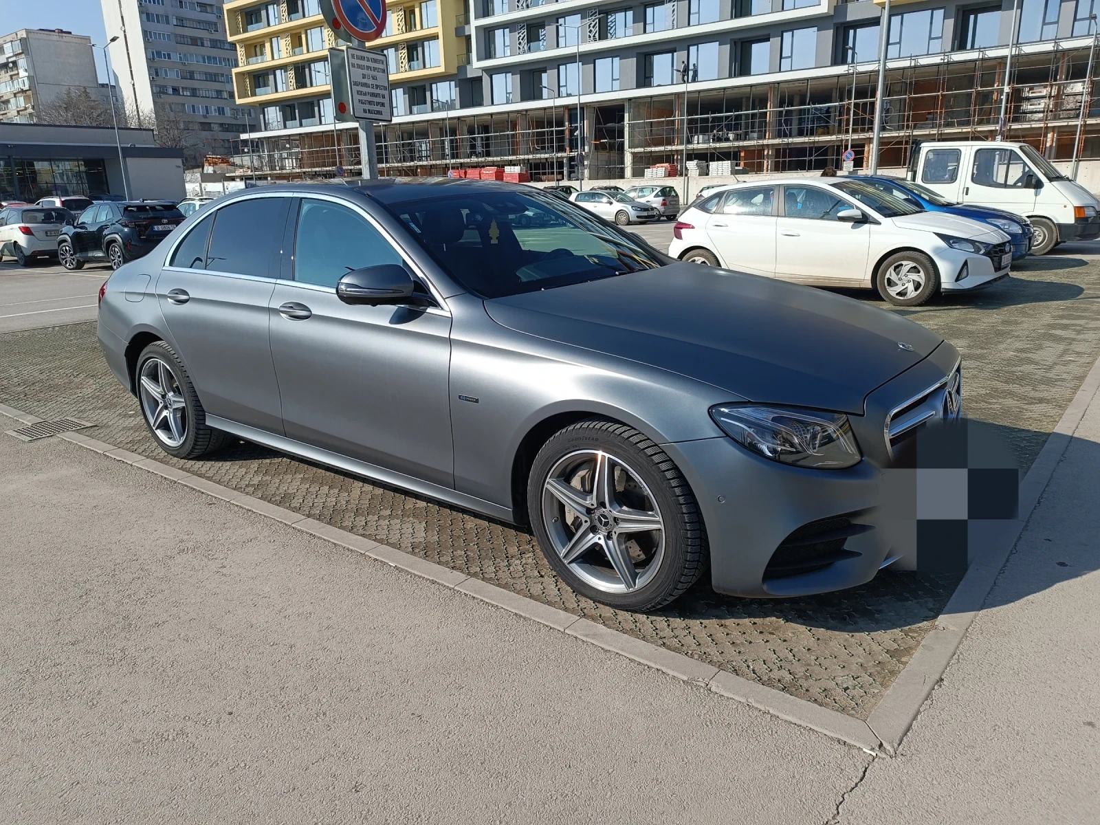 Mercedes-Benz E 300 Plug-in hybrid AMG 59000км - изображение 2
