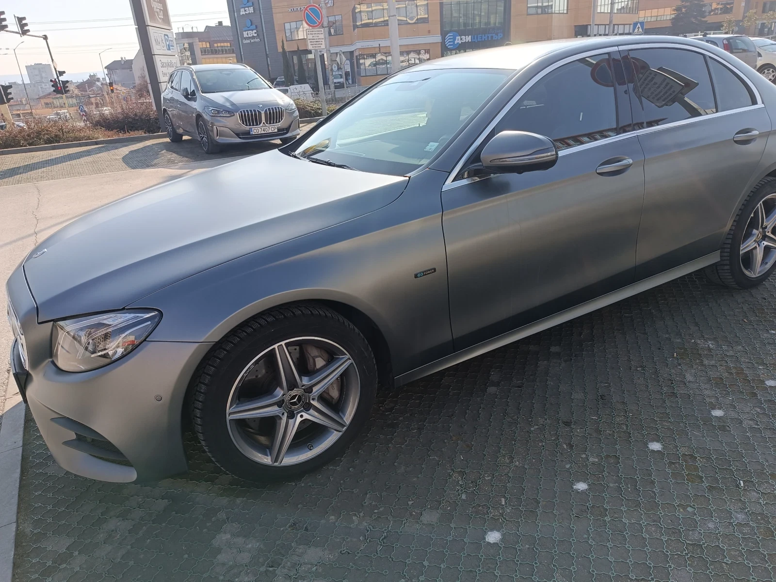 Mercedes-Benz E 300 Plug-in hybrid AMG 59000км - изображение 5